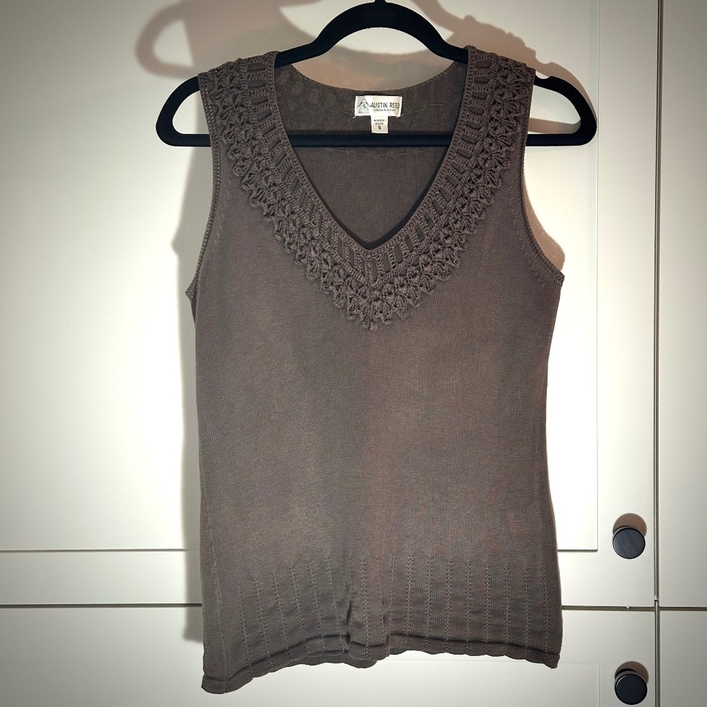 Austin Reed Silk Knit Crochet Trim V-Neck Tank Khaki; Women's Small (6)